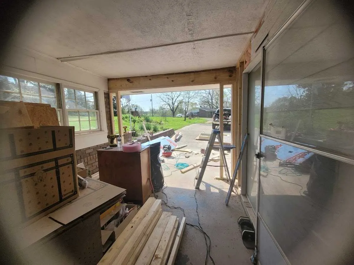 Air movers and dehumidifier for Drying & Dehumidification in Elk Plain